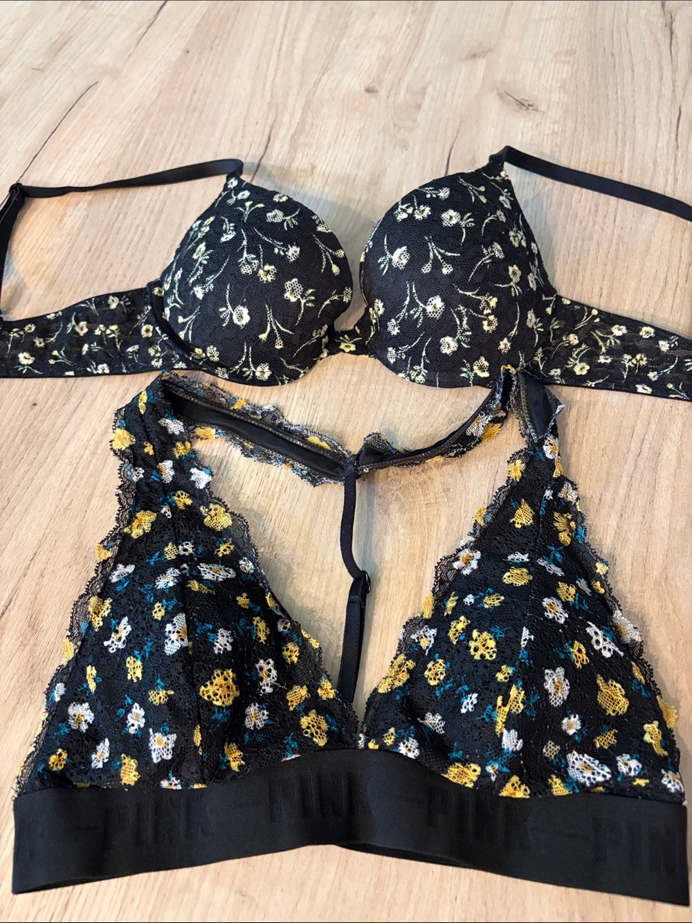 Victoria’s Secret PINK Lot of 2 Floral Bras 32B Small Black Lace Bralette